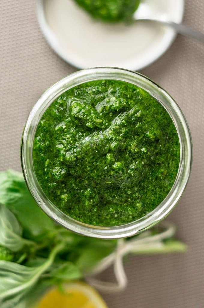 Resepti | Porsaan sisäfileetä ja villivalkosipulipestoa pekonissa 